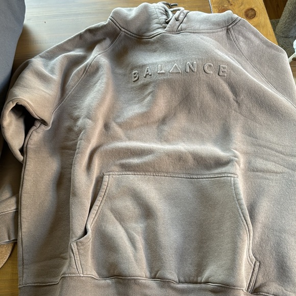 Balance atheletica oversized sweatshirt - Picture 3 of 3